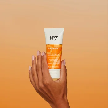 No7 Radiance+ Daily Energising Exfoliating Cleanser 100ml