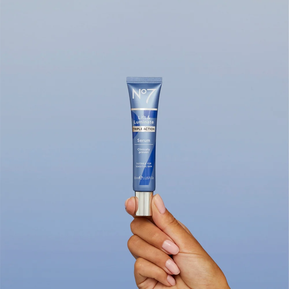 Lift & Luminate TRIPLE ACTION Serum 30ml Image 1